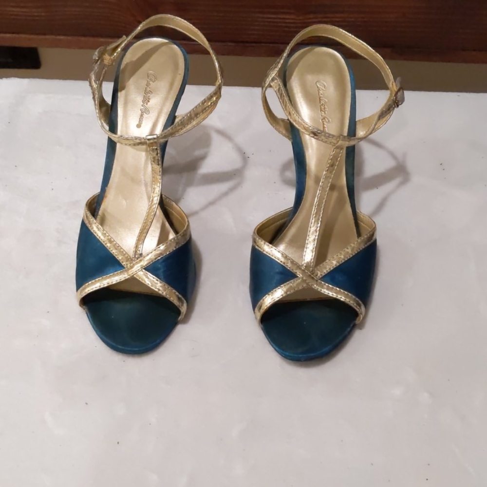 Open toe heel sandal